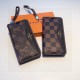 LOUIS VUITTON Louis Vuitton 2022SS Popular boiling iphone carrying case LOUIS VUITTON Louis Vuitton 2022SS Popular boiling iphone carrying case