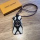 LOUIS VUITTON Louis Vuitton 2022SS Super difficult to get iphone carrying case LOUIS VUITTON Louis Vuitton 2022SS Super difficult to get iphone carrying case
