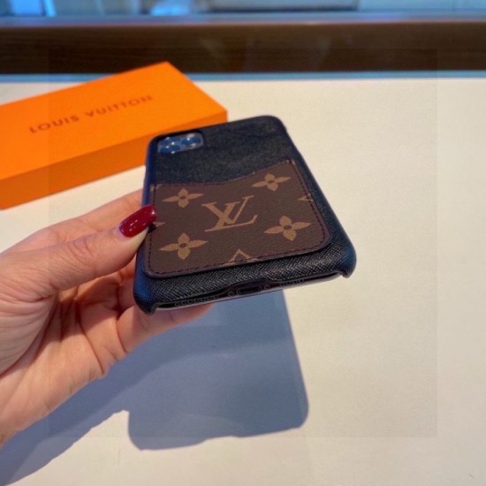 LOUIS VUITTON Louis Vuitton 2022SS This year's popular iphone carrying case LOUIS VUITTON Louis Vuitton 2022SS This year's popular iphone carrying case
