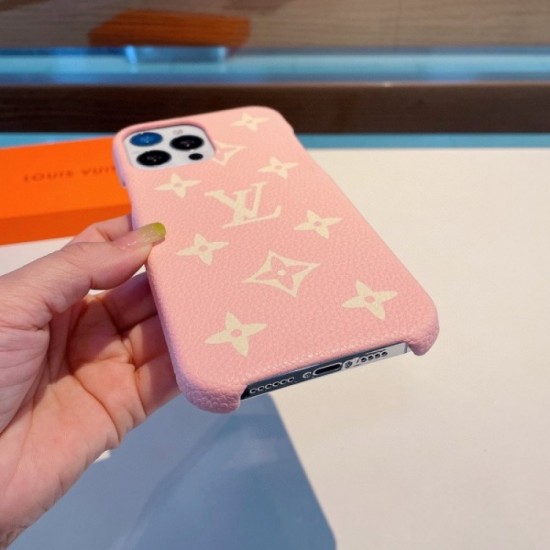 LOUIS VUITTON Louis Vuitton 2022SS Super rare product iphone carrying case LOUIS VUITTON Louis Vuitton 2022SS Super rare product iphone carrying case
