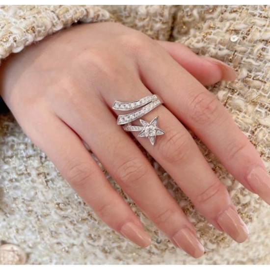 A rush of fans aiming for the new autumn CHANEL Chanel 2022AW ring A rush of fans aiming for the new autumn CHANEL Chanel 2022AW ring