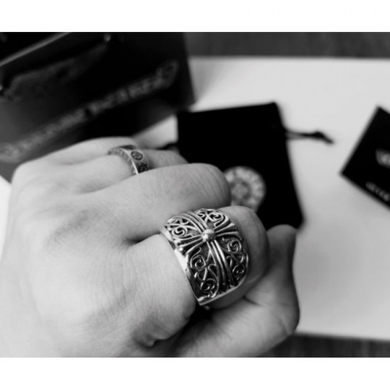 2022SS CHROME HEARTS CHROME HEARTS unique design ring 2022SS CHROME HEARTS CHROME HEARTS unique design ring