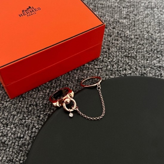HERMES Hermes 2022AW ring with a high favorite rate of fashionable people HERMES Hermes 2022AW ring with a high favorite rate of fashionable people