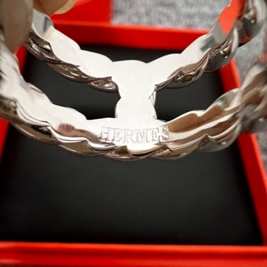 Autumn/winter new work HERMES Hermes 2022AW ring boasting tremendous support Autumn/winter new work HERMES Hermes 2022AW ring boasting tremendous support