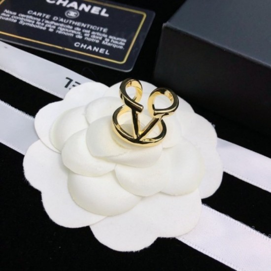 VALENTINO Valentino 2022SS Spring / Summer new miracle restock ring VALENTINO Valentino 2022SS Spring / Summer new miracle restock ring
