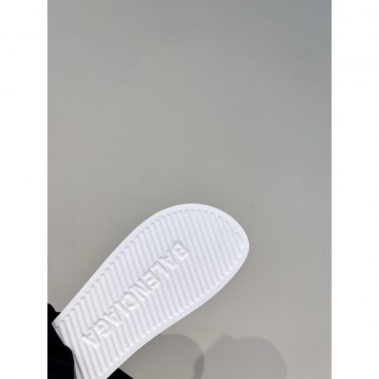 A must-see for fans New Spring / Summer Mule 2022SS BALENCIAGA Balenciaga A must-see for fans New Spring / Summer Mule 2022SS BALENCIAGA Balenciaga