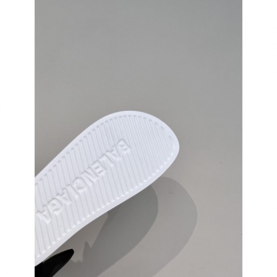 A must-see for fans New Spring / Summer Mule 2022SS BALENCIAGA Balenciaga A must-see for fans New Spring / Summer Mule 2022SS BALENCIAGA Balenciaga