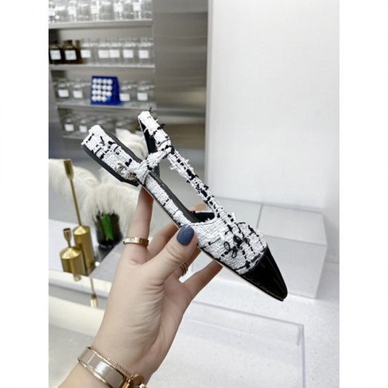 Items with a strong presence Flat sandals 2022SS CHANEL Chanel Items with a strong presence Flat sandals 2022SS CHANEL Chanel