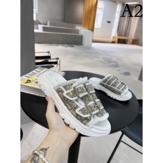A flood of fans aiming for new summer slippers 2022SS DIOR Dior A flood of fans aiming for new summer slippers 2022SS DIOR Dior
