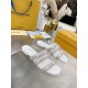 Slippers that give a cool impression 2022SS LOUIS VUITTON Louis Vuitton Slippers that give a cool impression 2022SS LOUIS VUITTON Louis Vuitton