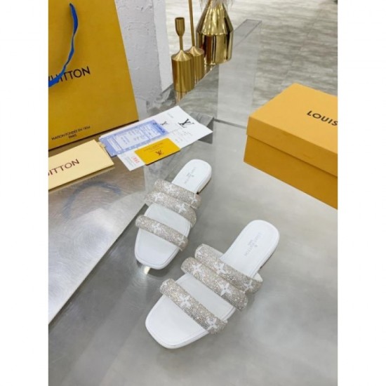 Slippers that give a cool impression 2022SS LOUIS VUITTON Louis Vuitton Slippers that give a cool impression 2022SS LOUIS VUITTON Louis Vuitton