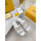 Slippers that give a cool impression 2022SS LOUIS VUITTON Louis Vuitton Slippers that give a cool impression 2022SS LOUIS VUITTON Louis Vuitton