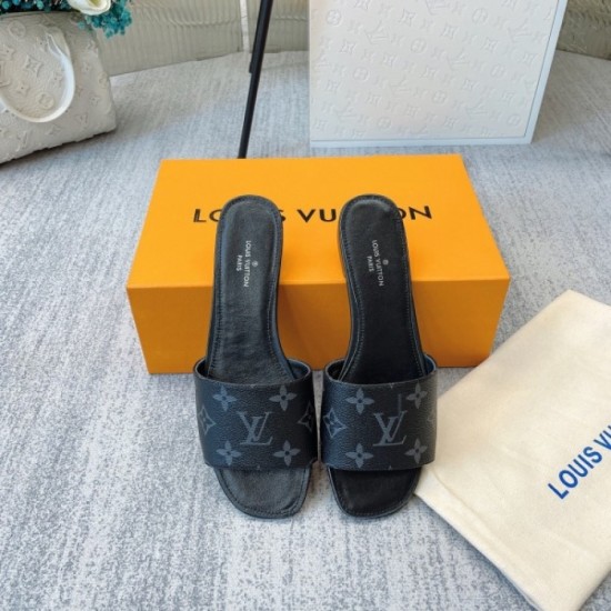 Slippers that can be used regardless of the scene 2022SS LOUIS VUITTON Louis Vuitton Slippers that can be used regardless of the scene 2022SS LOUIS VUITTON Louis Vuitton