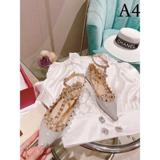Rivet sandals to buy this summer 2022SS VALENTINO Valentino Rivet sandals to buy this summer 2022SS VALENTINO Valentino