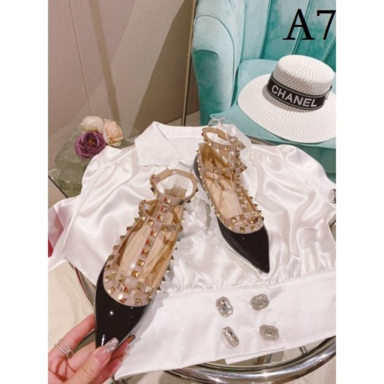 Rivet sandals to buy this summer 2022SS VALENTINO Valentino Rivet sandals to buy this summer 2022SS VALENTINO Valentino