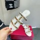 One piece of rivet slippers that are very active in the summer 2022SS VALENTINO Valentino One piece of rivet slippers that are very active in the summer 2022SS VALENTINO Valentino