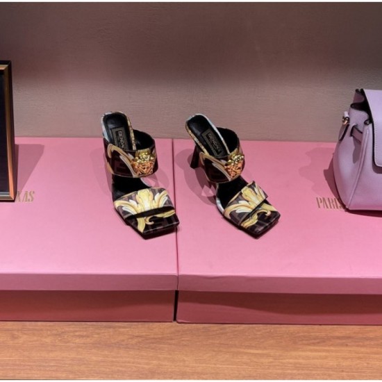 High heel slippers with a neat feeling 2022SS VERSACE Versace High heel slippers with a neat feeling 2022SS VERSACE Versace