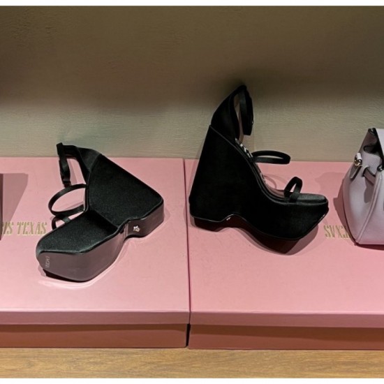 Light impression in summer High heel sandals 2022SS VERSACE Versace Light impression in summer High heel sandals 2022SS VERSACE Versace
