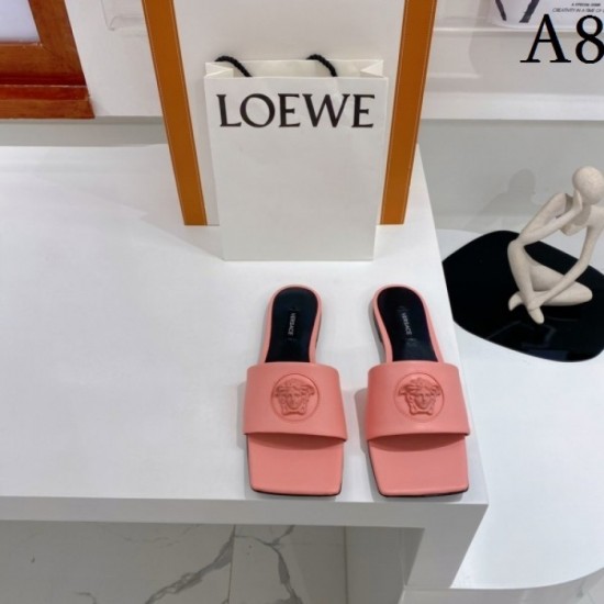 This year's big trend flat slippers 2022SS VERSACE Versace This year's big trend flat slippers 2022SS VERSACE Versace