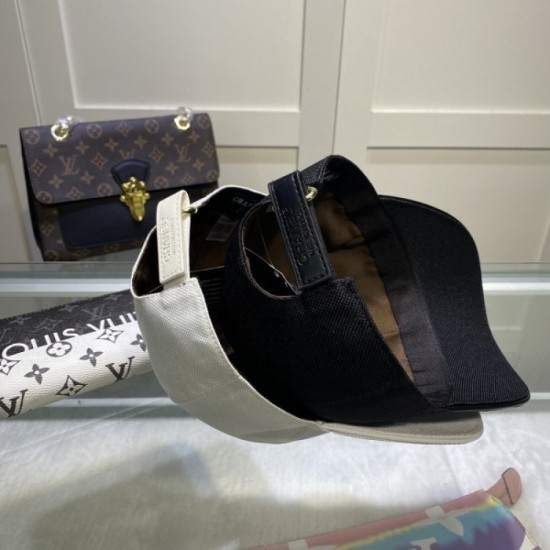 Chanel CHANEL 2022SS Cap / Hat Active in this spring / summer outfit Chanel CHANEL 2022SS Cap / Hat Active in this spring / summer outfit