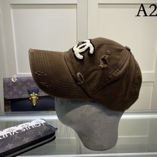 Chanel CHANEL 2022SS Cap / Hat A longing brand that makes you feel better Chanel CHANEL 2022SS Cap / Hat A longing brand that makes you feel better