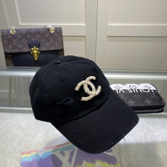 Chanel CHANEL 2022SS Cap / Hat A longing brand that makes you feel better Chanel CHANEL 2022SS Cap / Hat A longing brand that makes you feel better
