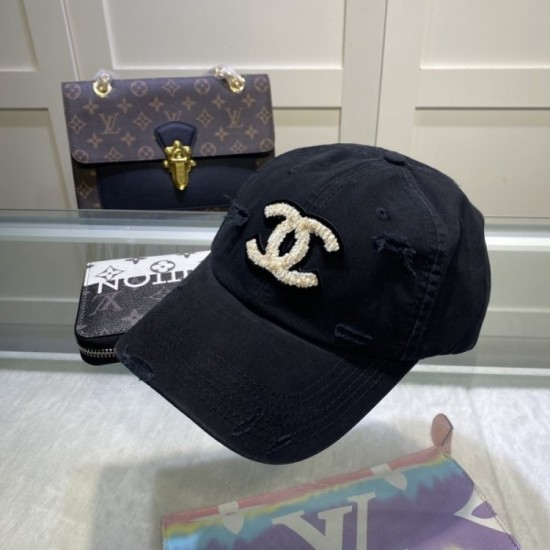 Chanel CHANEL 2022SS Cap / Hat A longing brand that makes you feel better Chanel CHANEL 2022SS Cap / Hat A longing brand that makes you feel better