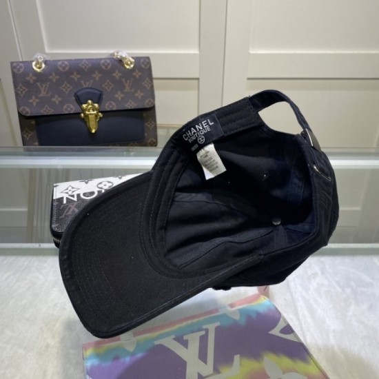 Chanel CHANEL 2022SS Cap / Hat A longing brand that makes you feel better Chanel CHANEL 2022SS Cap / Hat A longing brand that makes you feel better