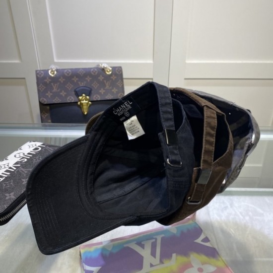 Chanel CHANEL 2022SS Cap / Hat A longing brand that makes you feel better Chanel CHANEL 2022SS Cap / Hat A longing brand that makes you feel better