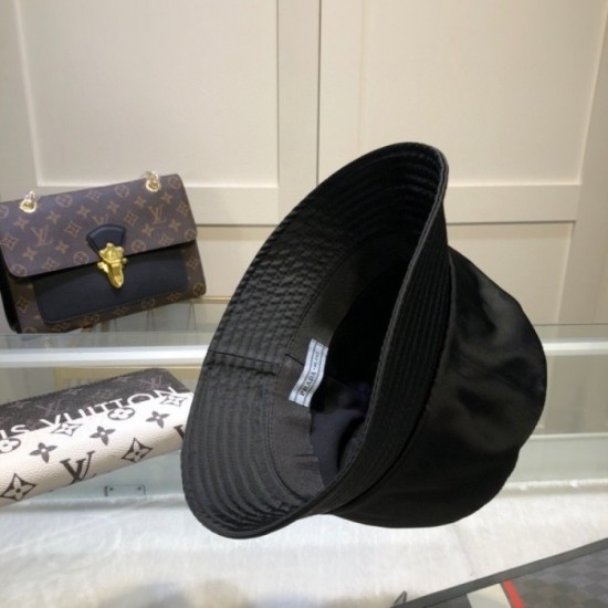 Prada PRADA 2022SS Cap / Hat Adult-like atmosphere Prada PRADA 2022SS Cap / Hat Adult-like atmosphere