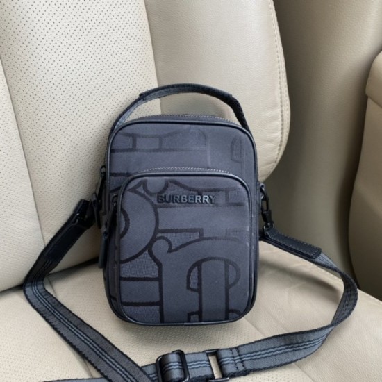 2022SS Men's Shoulder Bag BURBERRY with a neat feeling 2022SS Men's Shoulder Bag BURBERRY with a neat feeling