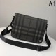 2022SS Men's Shoulder Bag Light impression in summer BURBERRY Burberry 2022SS Men's Shoulder Bag Light impression in summer BURBERRY Burberry