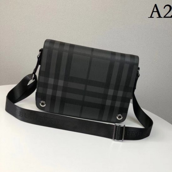 2022SS Men's Shoulder Bag Light impression in summer BURBERRY Burberry 2022SS Men's Shoulder Bag Light impression in summer BURBERRY Burberry
