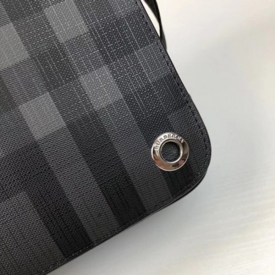 2022SS Men's Shoulder Bag Light impression in summer BURBERRY Burberry 2022SS Men's Shoulder Bag Light impression in summer BURBERRY Burberry