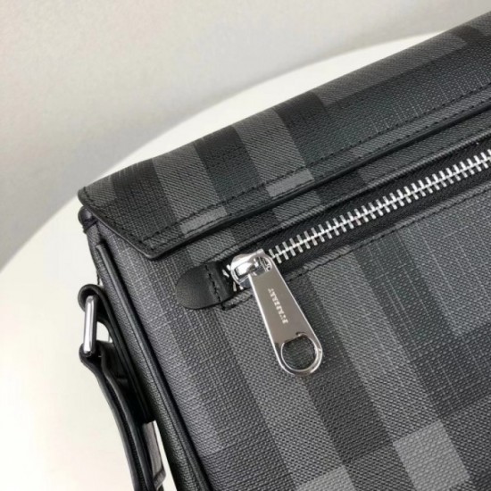 2022SS Men's Shoulder Bag Light impression in summer BURBERRY Burberry 2022SS Men's Shoulder Bag Light impression in summer BURBERRY Burberry