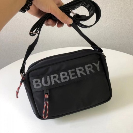 2022SS Men's Shoulder Bag Attractive Point BURBERRY Burberry 2022SS Men's Shoulder Bag Attractive Point BURBERRY Burberry