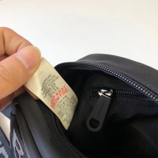 2022SS Men's Shoulder Bag Attractive Point BURBERRY Burberry 2022SS Men's Shoulder Bag Attractive Point BURBERRY Burberry