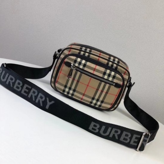2022SS Men's Shoulder Bag This year's big trend BURBERRY Burberry 2022SS Men's Shoulder Bag This year's big trend BURBERRY Burberry