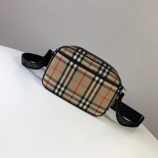 2022SS Men's Shoulder Bag This year's big trend BURBERRY Burberry 2022SS Men's Shoulder Bag This year's big trend BURBERRY Burberry