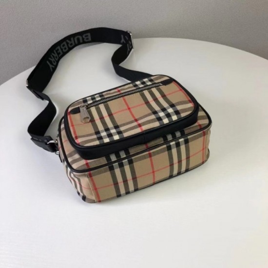 2022SS Men's Shoulder Bag This year's big trend BURBERRY Burberry 2022SS Men's Shoulder Bag This year's big trend BURBERRY Burberry