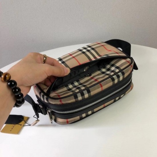 2022SS Men's Shoulder Bag This year's big trend BURBERRY Burberry 2022SS Men's Shoulder Bag This year's big trend BURBERRY Burberry