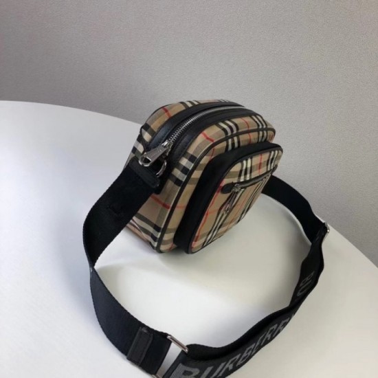 2022SS Men's Shoulder Bag This year's big trend BURBERRY Burberry 2022SS Men's Shoulder Bag This year's big trend BURBERRY Burberry