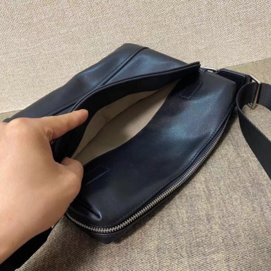 New Masterpiece Shoulder Bag 2022SS BURBERRY Burberry New Masterpiece Shoulder Bag 2022SS BURBERRY Burberry