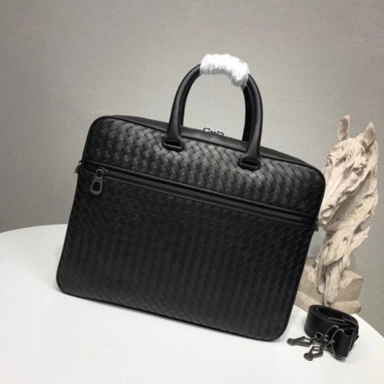 2022SS Men's Briefcase BOTTEGA VENETA with a sense of omission 2022SS Men's Briefcase BOTTEGA VENETA with a sense of omission