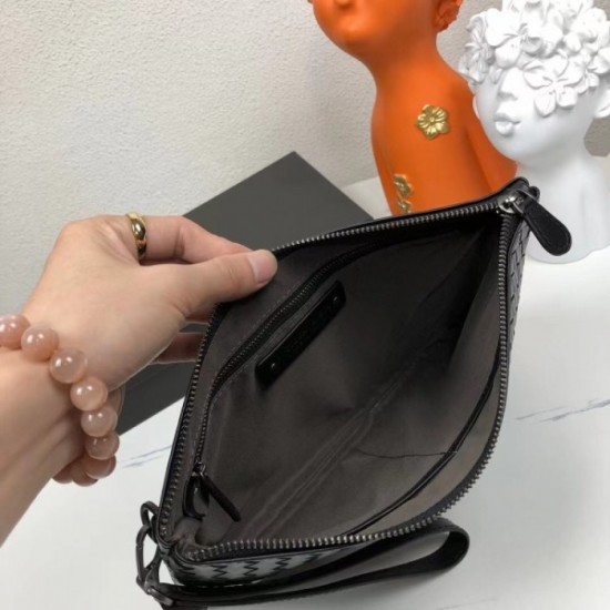2022SS Men's Clutch Bag Outstanding Breathability BOTTEGA VENETA 2022SS Men's Clutch Bag Outstanding Breathability BOTTEGA VENETA
