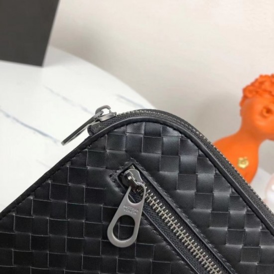 2022SS Men's clutch bag Popular in color BOTTEGA VENETA 2022SS Men's clutch bag Popular in color BOTTEGA VENETA