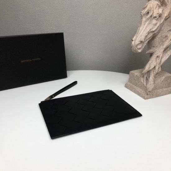 2022SS Men's Clutch Bag Sophisticated Design BOTTEGA VENETA 2022SS Men's Clutch Bag Sophisticated Design BOTTEGA VENETA