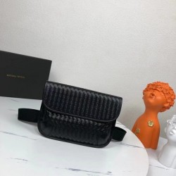 2022SS Men's Shoulder Bag The topic is boiling BOTTEGA VENETA