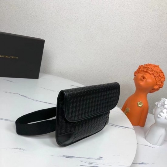 2022SS Men's Shoulder Bag The topic is boiling BOTTEGA VENETA 2022SS Men's Shoulder Bag The topic is boiling BOTTEGA VENETA