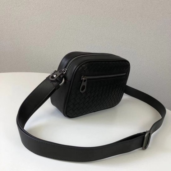 2022SS Men's Shoulder Bag Keep an eye on BOTTEGA VENETA 2022SS Men's Shoulder Bag Keep an eye on BOTTEGA VENETA